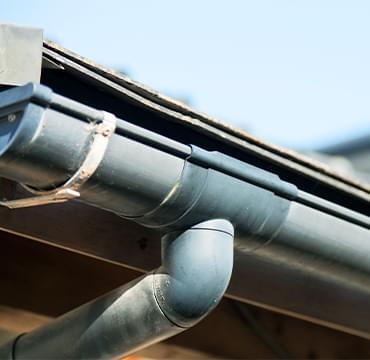 屋根の葺き替え・雨どいの修理